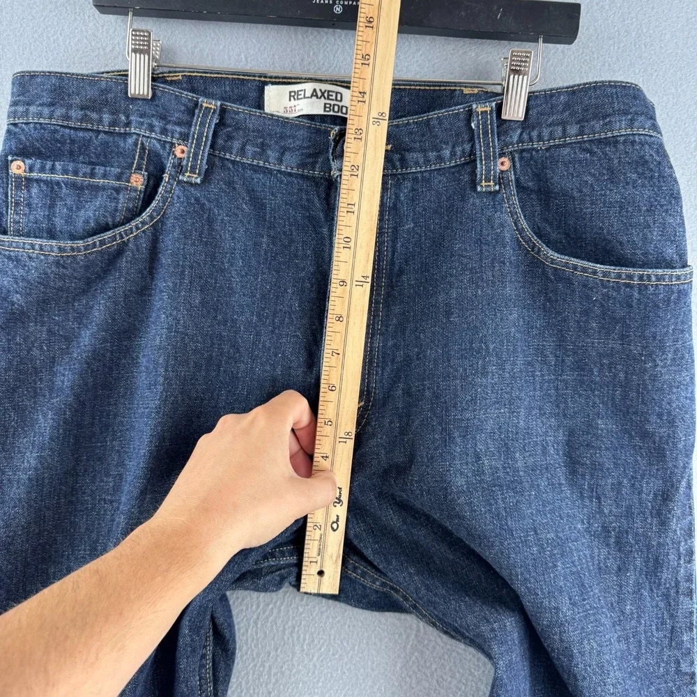 Levis Jeans Mens 38x32 Dark Blue Denim 557 Relaxed Bootcut VTG Y2K
